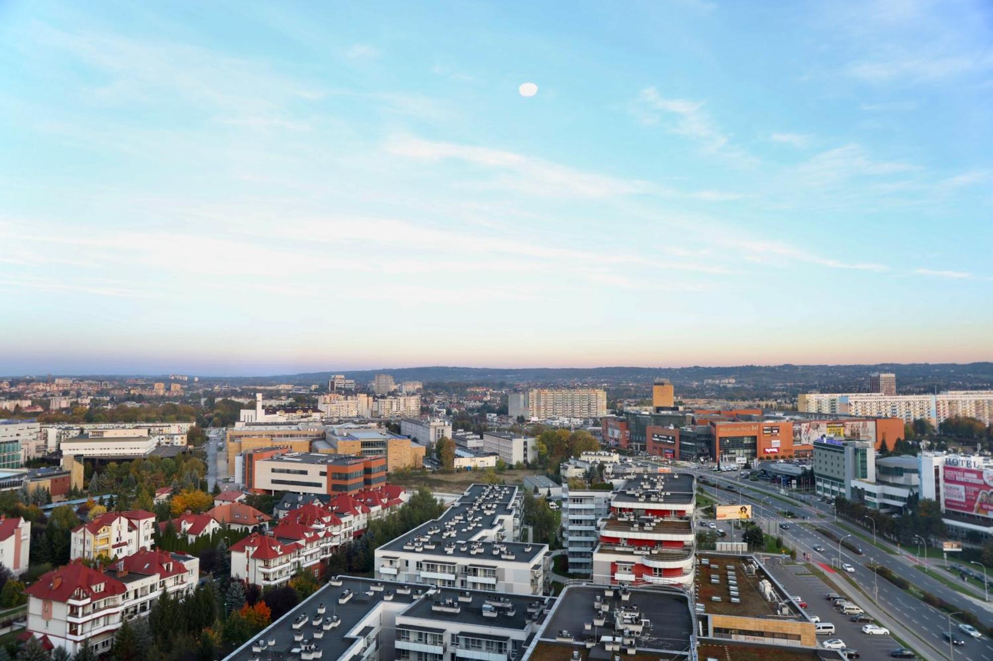 Capital Towers Scenique